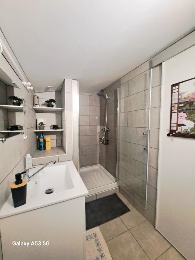 Ecoutez Les Oiseaux Hotell Lunel  Exteriör bild