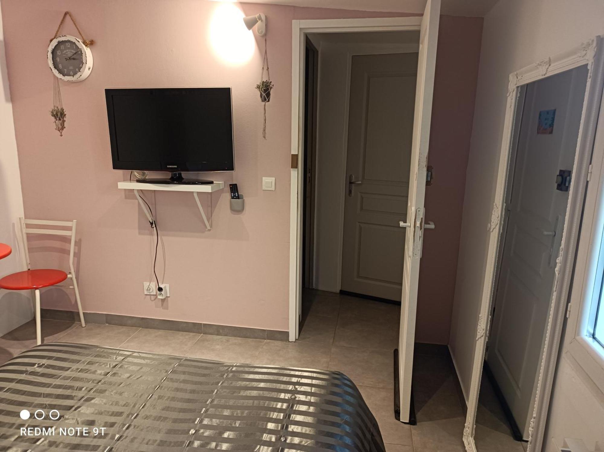 Ecoutez Les Oiseaux Hotell Lunel  Exteriör bild