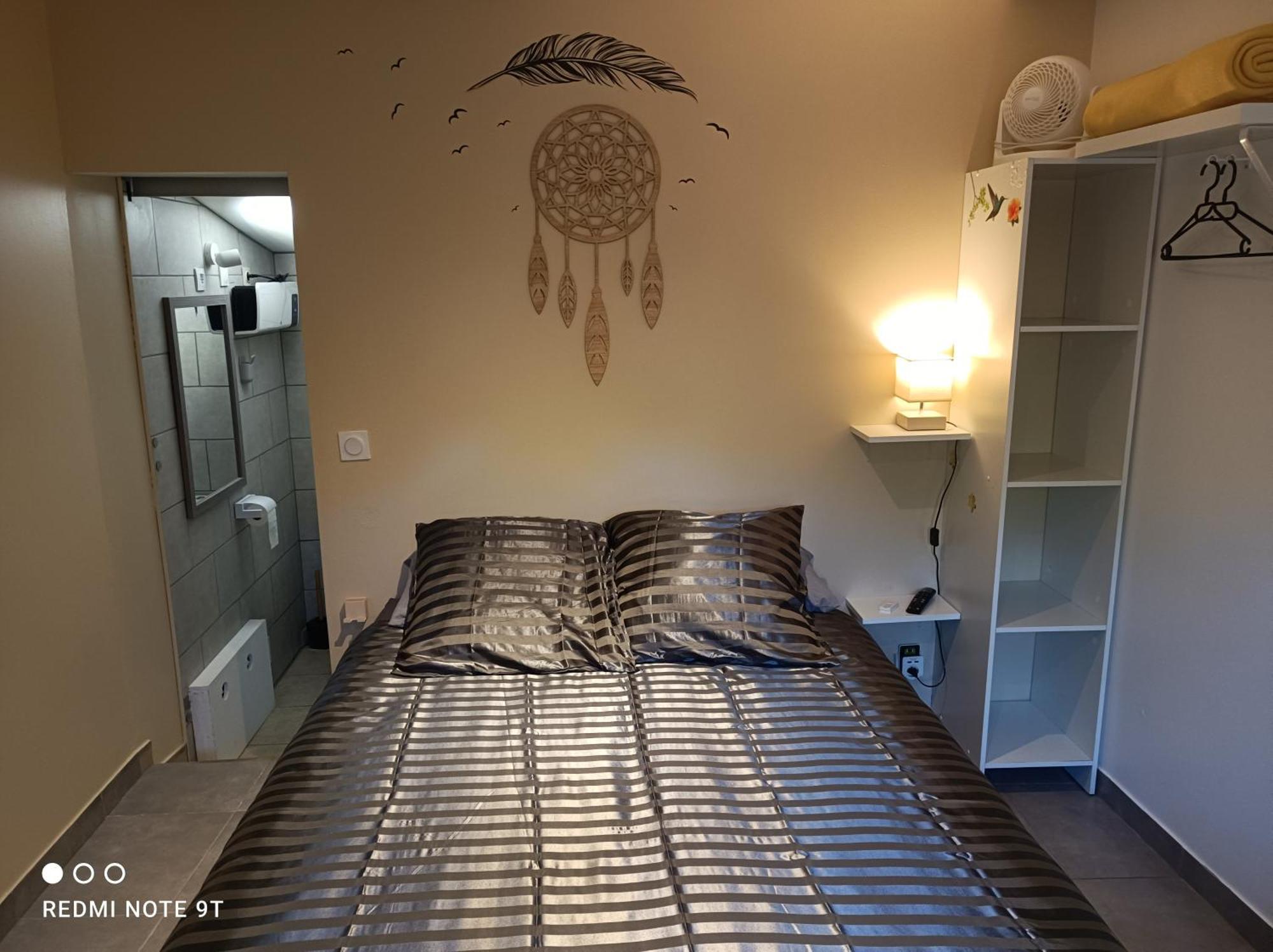 Ecoutez Les Oiseaux Hotell Lunel  Exteriör bild