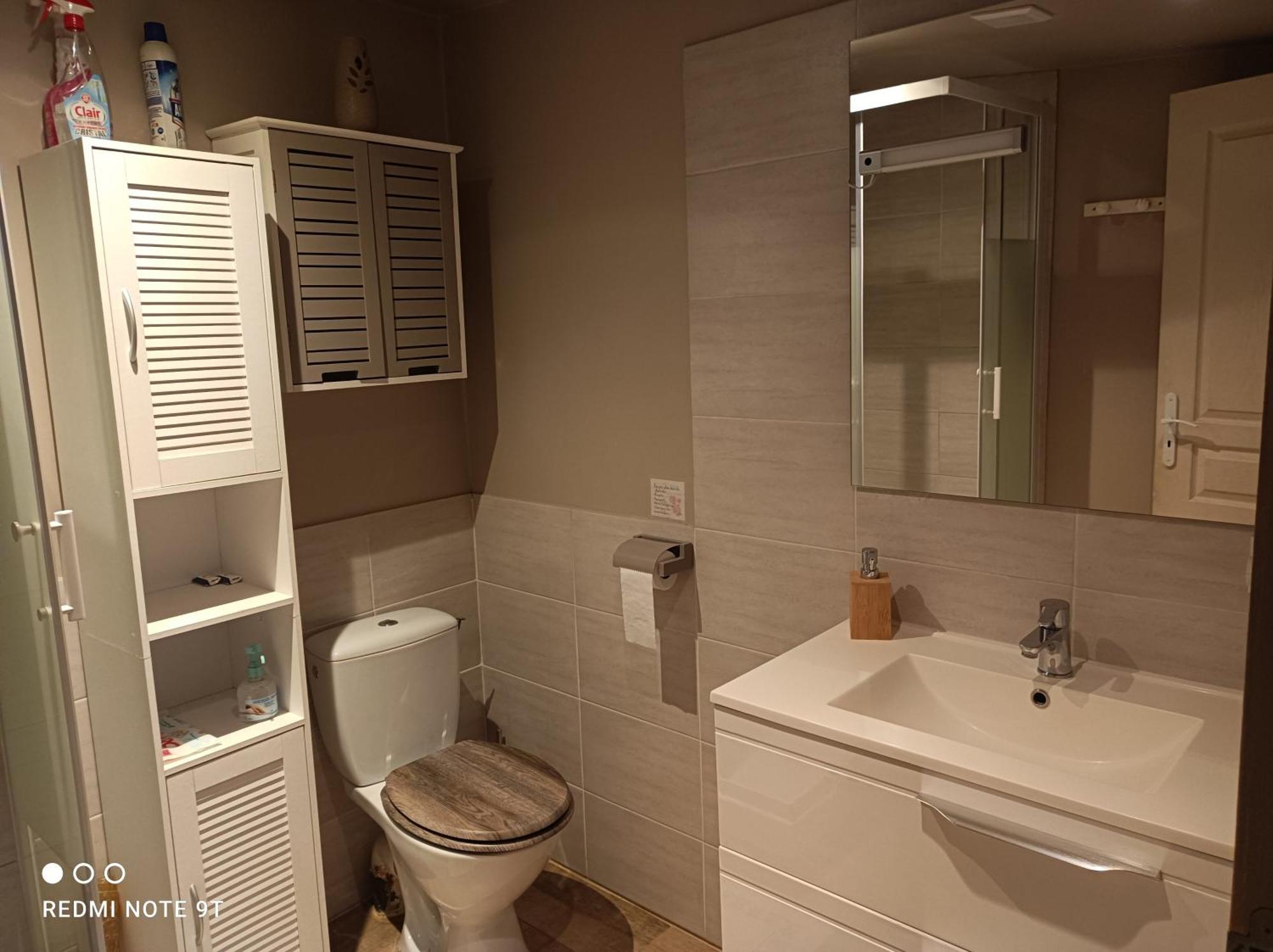 Ecoutez Les Oiseaux Hotell Lunel  Exteriör bild